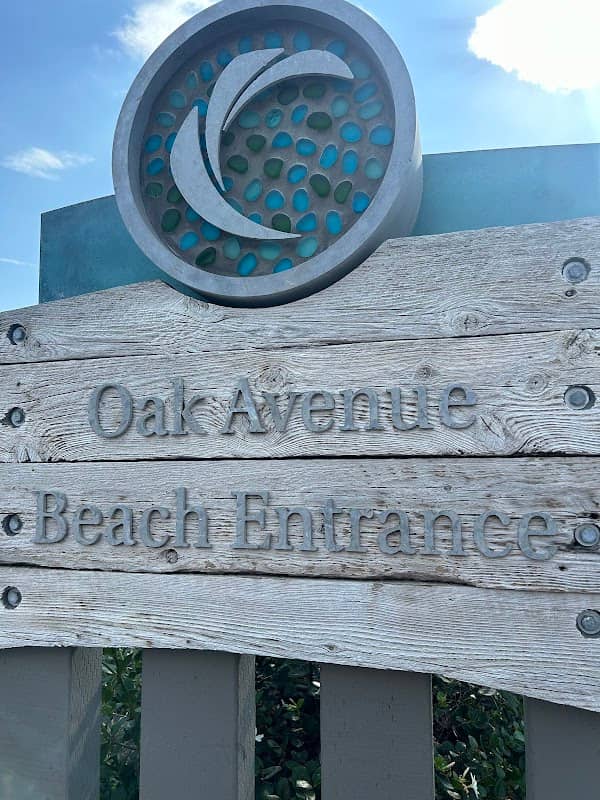 Oak Avenue Beach Entrance - Image 1