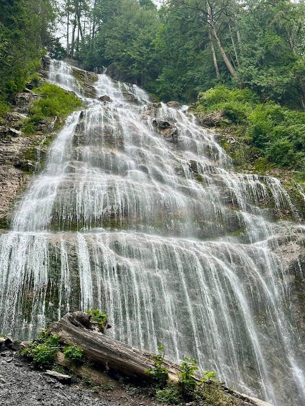 Bridal Falls Parking - Image 1