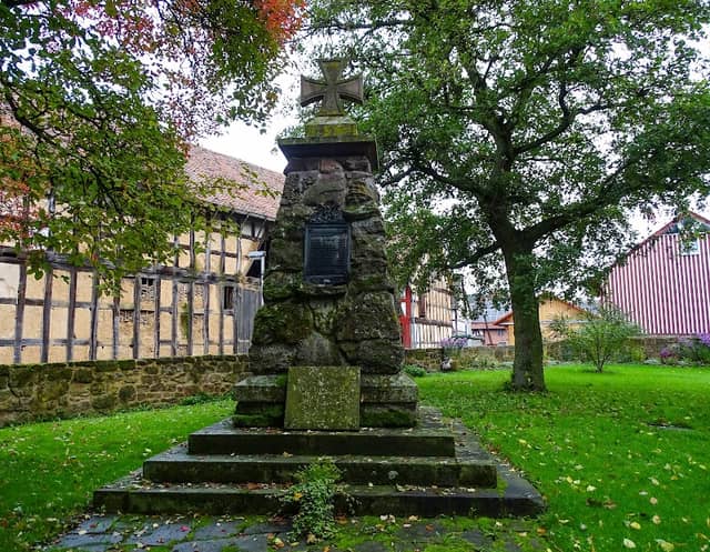 Gefallenendenkmal Unterrosphe - Image 1