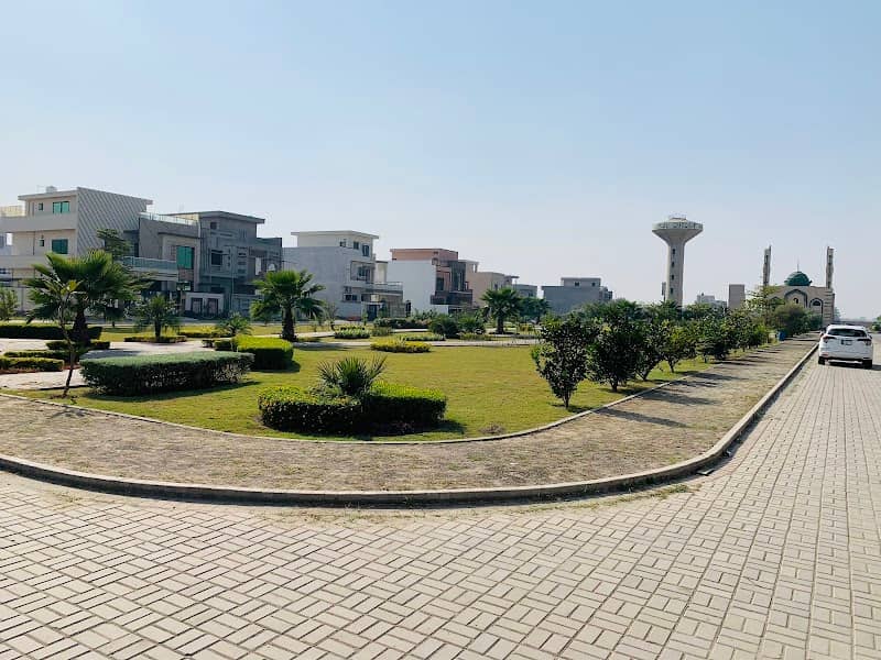 B Block Park - Image 1