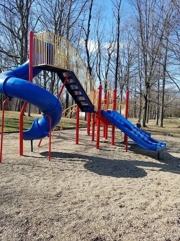 Howe Road Park - Image 2