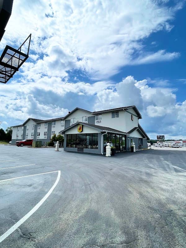 Super 8 by Wyndham Corbin/London KY - Image 1