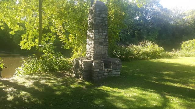Akin Riverside Park - Image 1