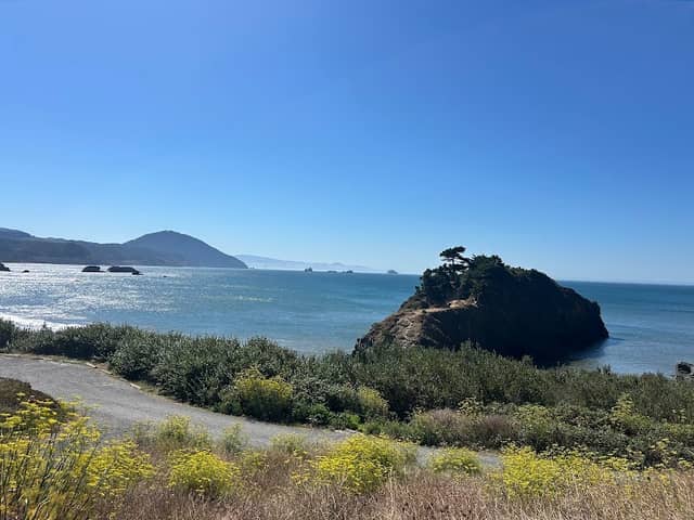 Battle Rock Arch - Image 1