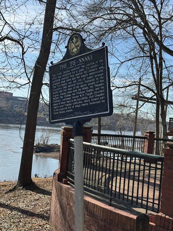 Riverwalk West Trail - Image 1