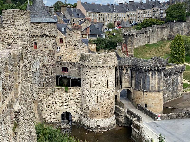 Château de Fougères - Image 1