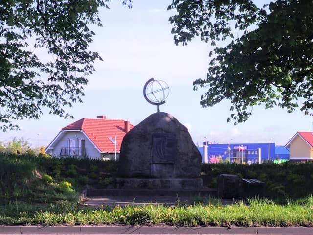Pomnik 15. Południk - Image 2
