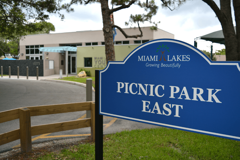 Youth Center Park East - Image 3