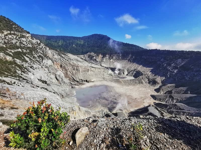 Tangkuban perahu (kawah) - Image 1
