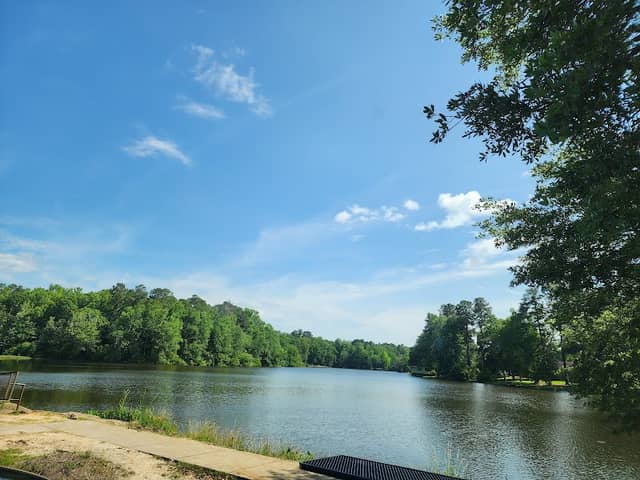 Waynesboro Pond Park - Image 1