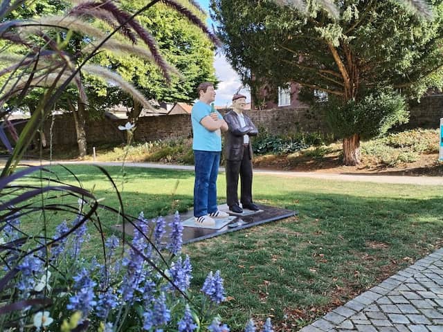 Alltagsmenschen (von Christel Lechner) Lechner-Skulptur - Image 1