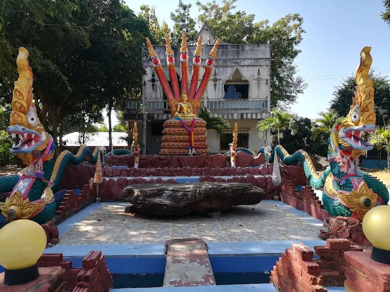 Wat Tham Pha Daeng - Image 2
