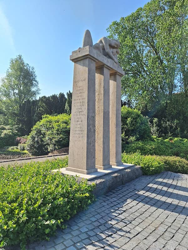 War Monument Amstelveen - Image 1