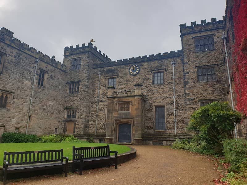 Burnley's Art Gallery & Museum - Image 1