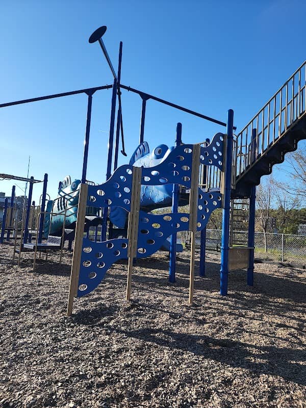Washington Landing Park - Image 2