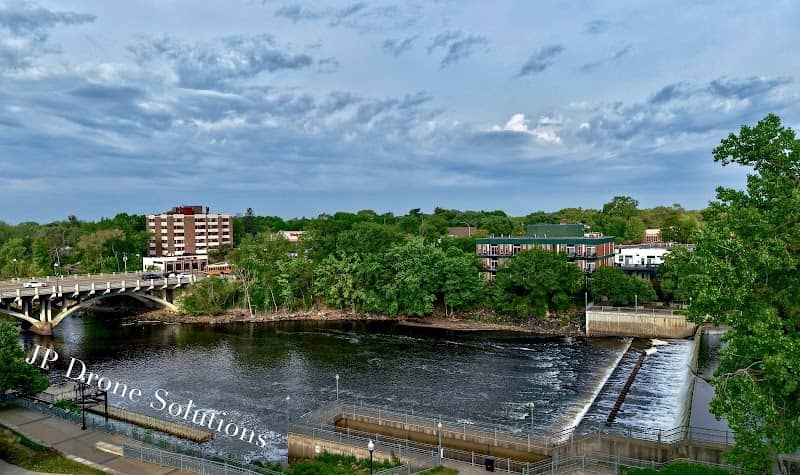 Riverfront Memorial Park - Image 2