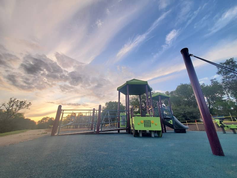 Churchill Park - Image 2