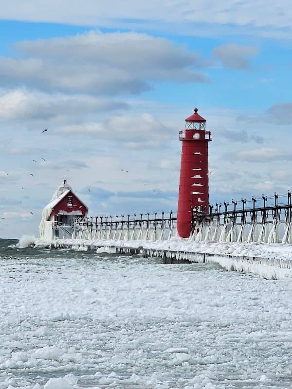 Grand Haven South Pierhead Outer Lighthouse - Image 3