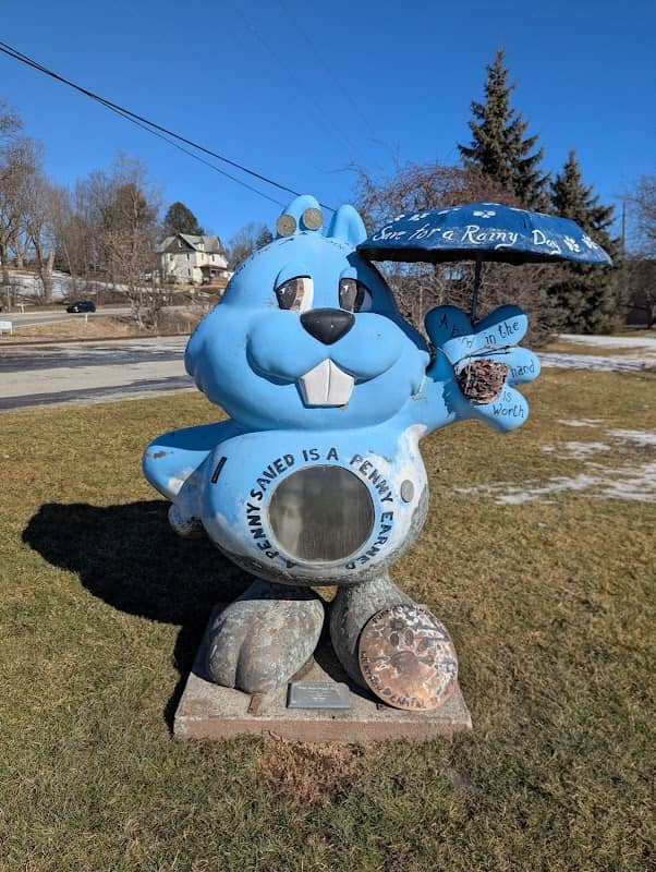 Piggy Bank Phil Statue - Image 1