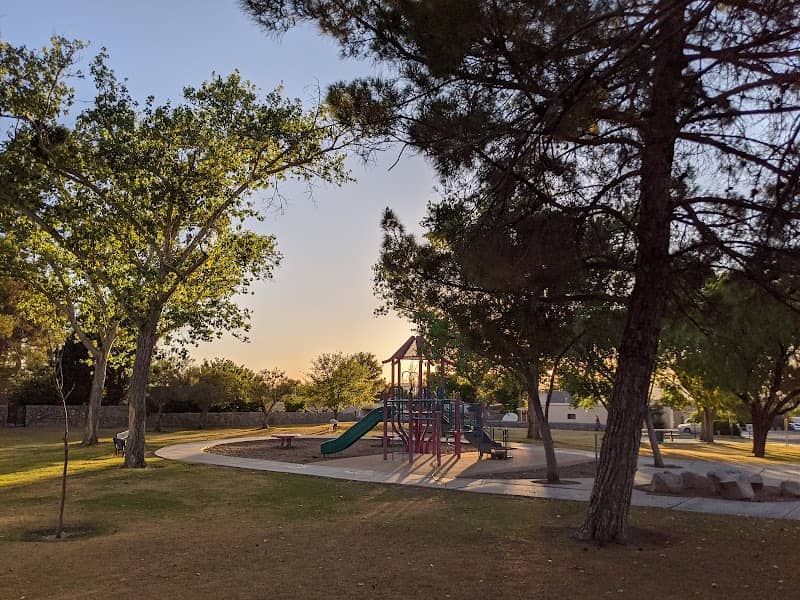 Sunset Hills Park - Image 3
