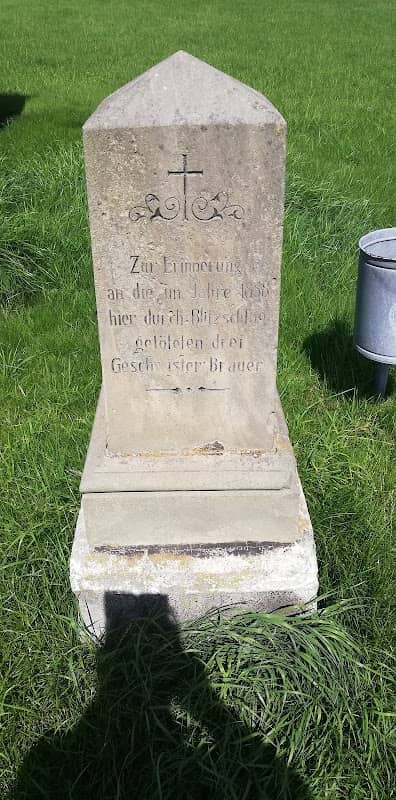 Gedenkstein der Geschwister Bräuer - Image 1