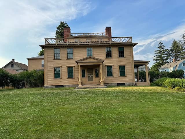 Quincy House - Image 1