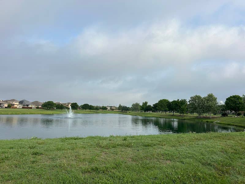 Falcon pointe fountain - Image 1