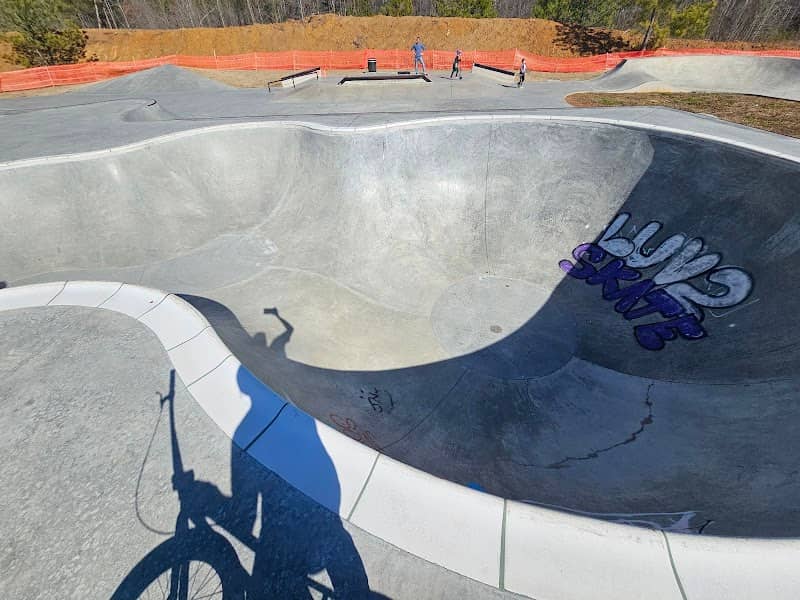 Denny Dobbs Skatepark - Image 2