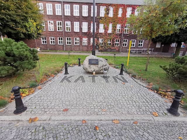 Pomnik ofiar Katyńskich - Image 2