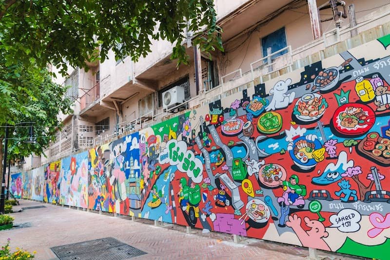 โอ่งอ่าง Street Art - Image 1