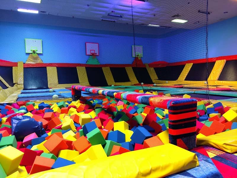 Zap Zone XL - Massive Arcade Games, Laser Tag, Axe Throwing, Birthday Party, Youth Party, Corporate Party and Family Events - Image 3