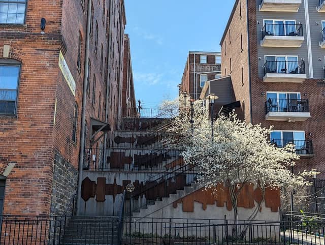 Cityscape on Lower Bluffwalk - Image 3