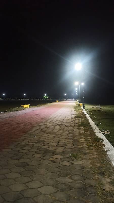 Stone park - Image 1