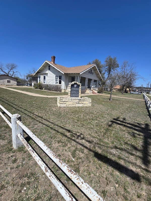 Allen house - Image 1
