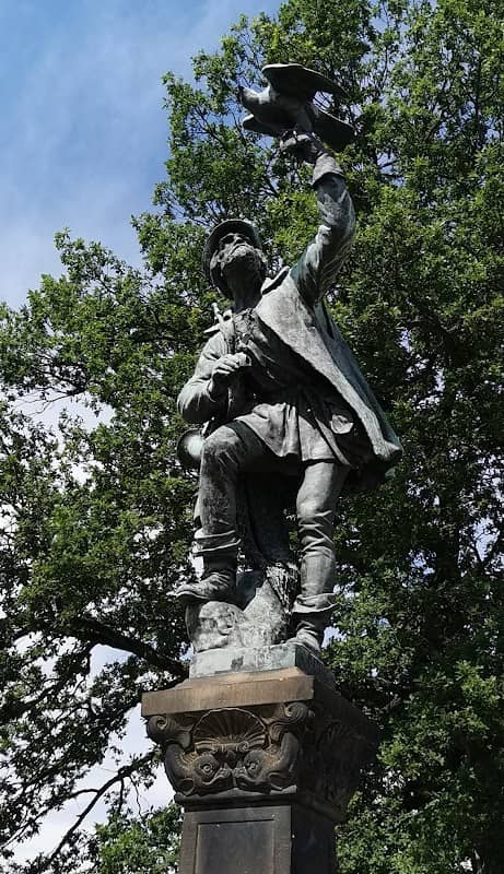 Falknerbrunnen - Image 1