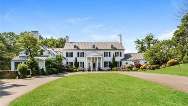 The White Lion Manor - Image 2