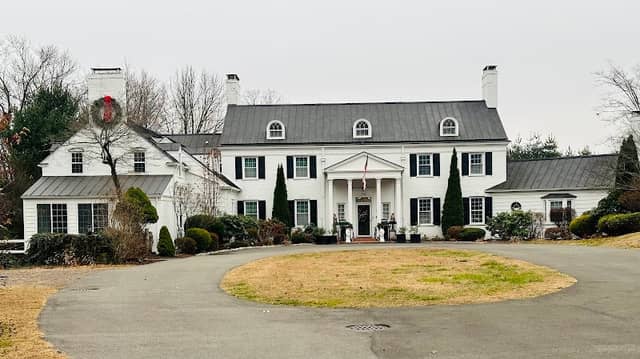 The White Lion Manor - Image 1