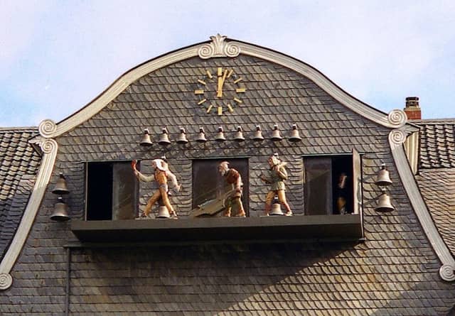 Glockenspiel und Figurenspiel am Marktplatz - Image 1
