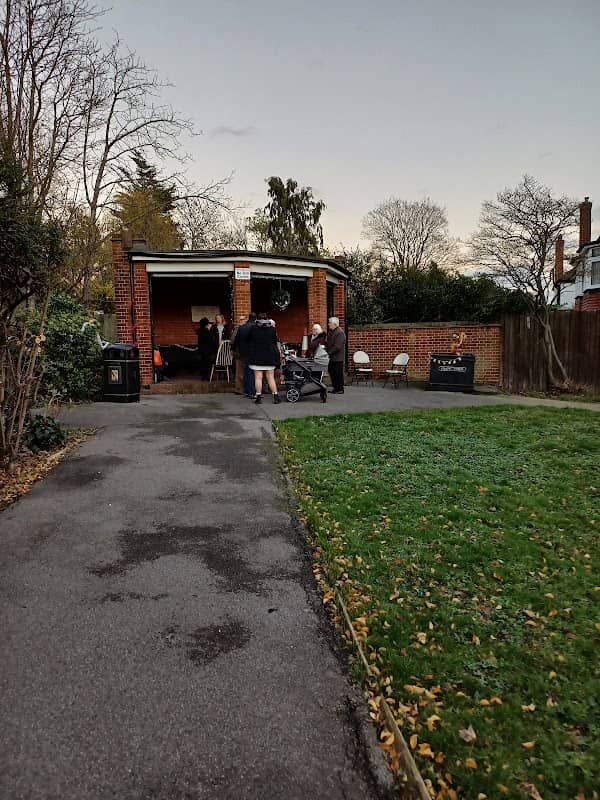 Herbert E Brooks Memorial Rest Gardens - Image 2
