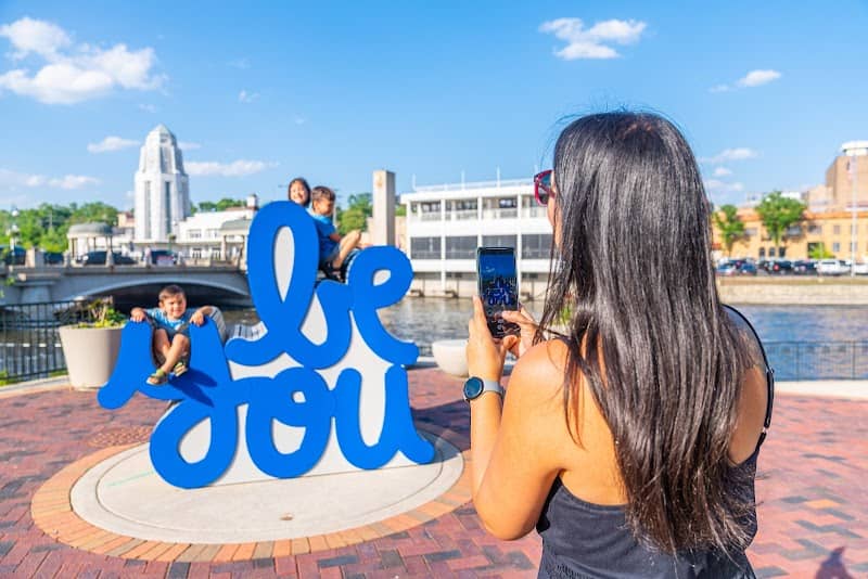 Be You Sculpture - Image 1