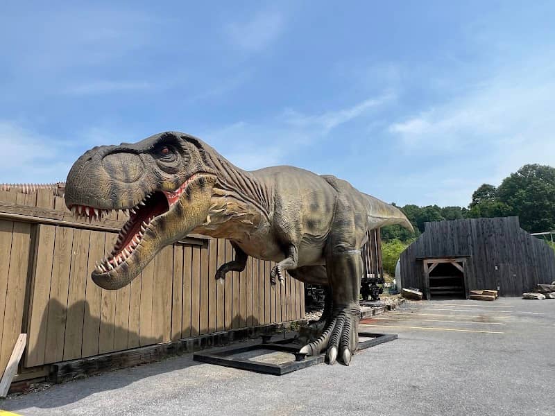DuBois Train Collection and Dinosaurs - Image 1