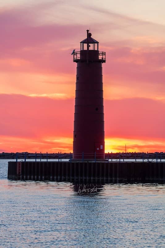Muskegon South Pierhead Lighthouse - Image 2