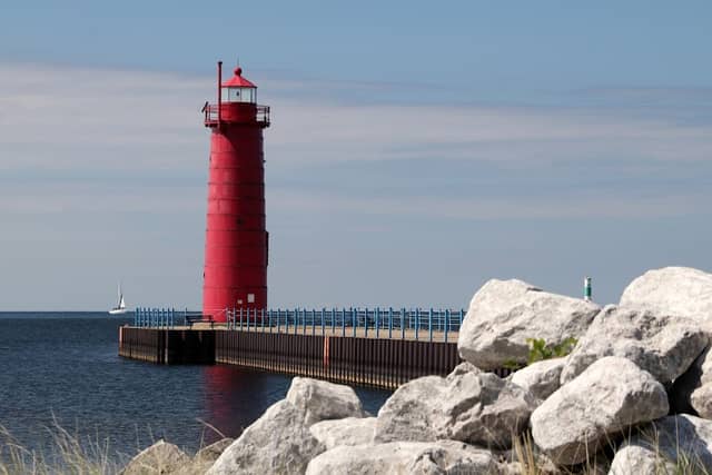 Muskegon South Pierhead Lighthouse - Image 3