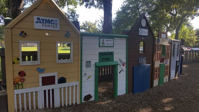 Kid Country Playground - Image 2