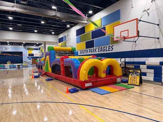 Bounce Town 412 - Image 1