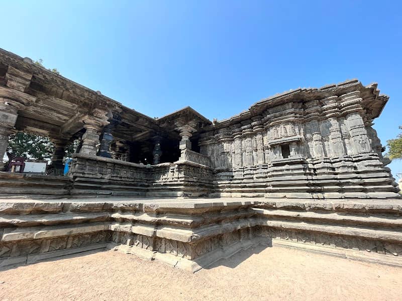 Thousand Pillar Temple - Image 1