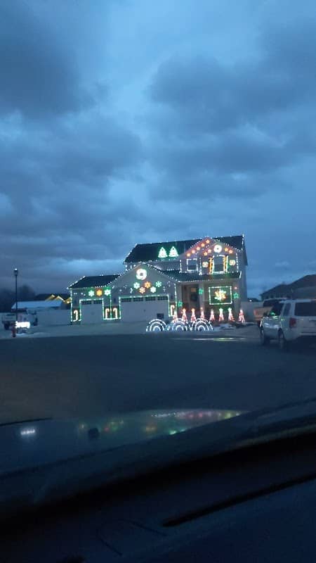 Butterfield Family Light Show - Image 2