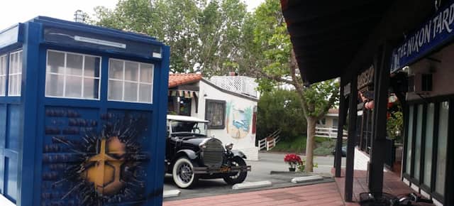 THE NIXON TARDIS - Image 1