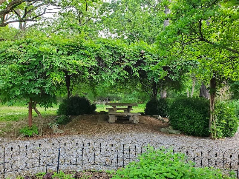 Websters Garden - Image 3