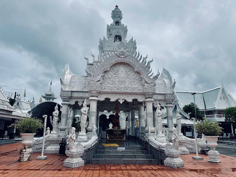 Wat Ming Mueang - Image 1